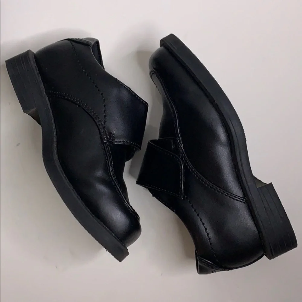 smart fit black faux leather classic Velcro shoes boys toddler 7.5